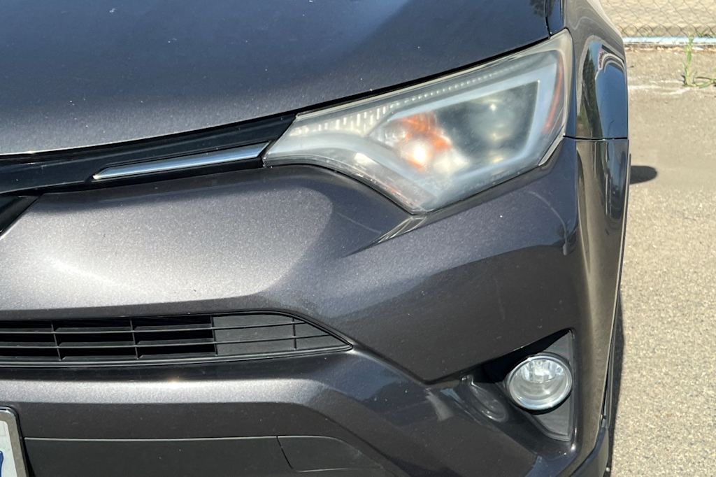 Thumbnail: 2018 Toyota RAV4 - 13