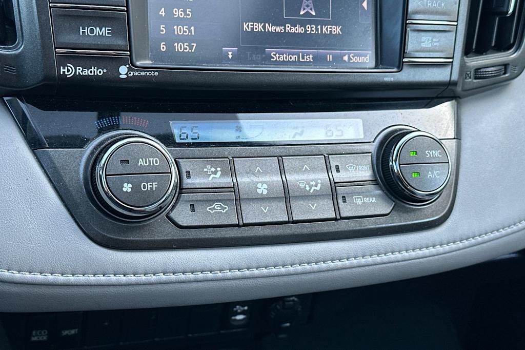 Thumbnail: 2015 Toyota RAV4 - 25
