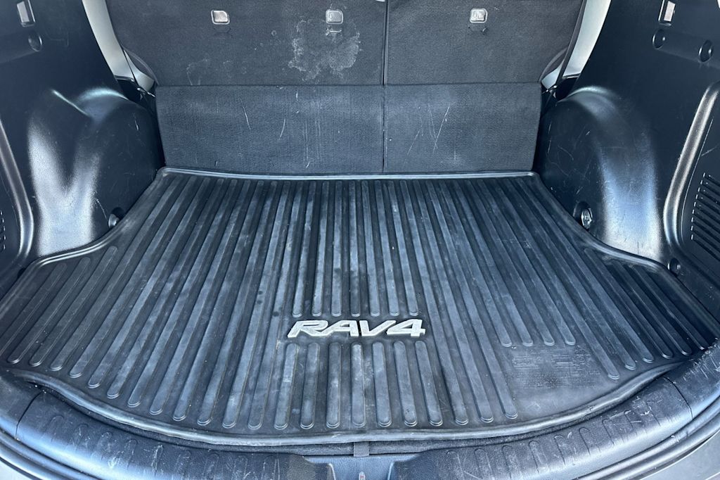 Thumbnail: 2015 Toyota RAV4 - 15