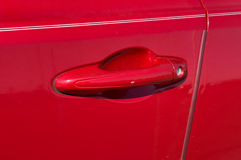 Thumbnail: 2015 Toyota RAV4 - 14