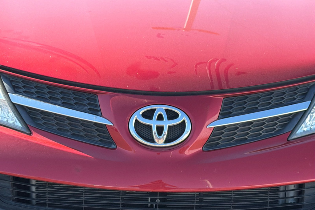 Thumbnail: 2015 Toyota RAV4 - 18
