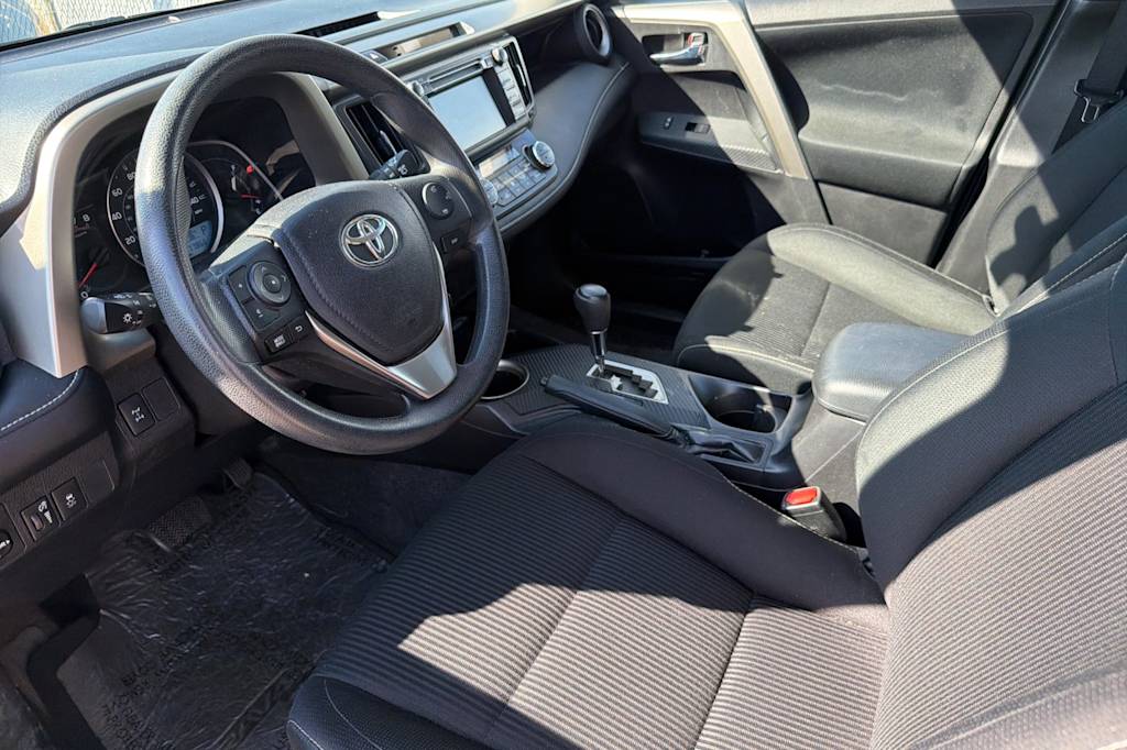 Thumbnail: 2015 Toyota RAV4 - 2