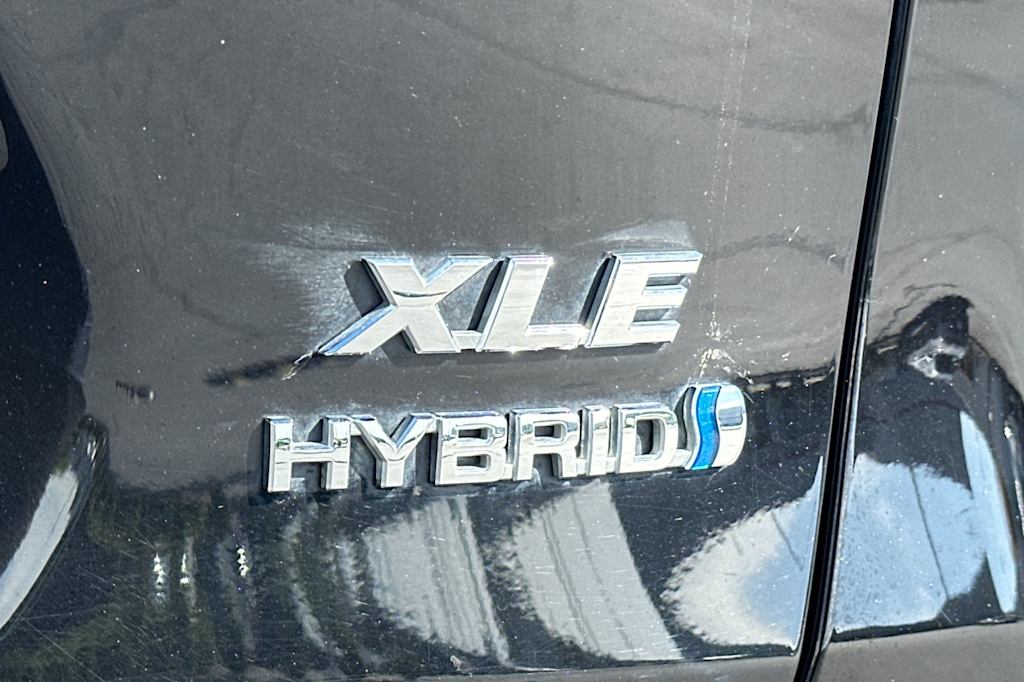 Thumbnail: 2021 Toyota RAV4 - 7