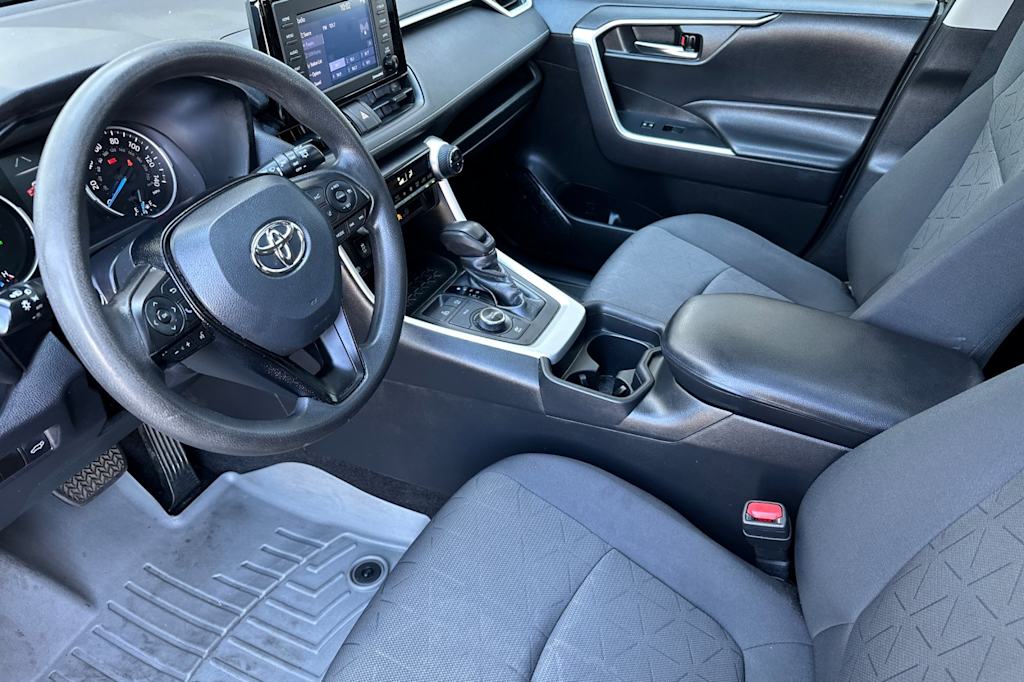 Thumbnail: 2021 Toyota RAV4 - 9