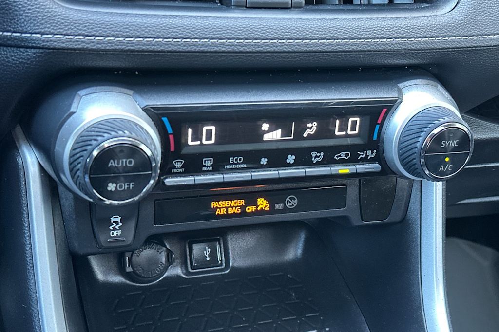 Thumbnail: 2021 Toyota RAV4 - 27