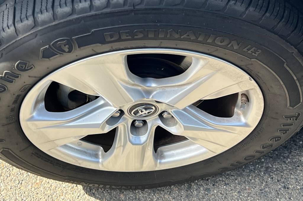 Thumbnail: 2019 Toyota RAV4 - 8
