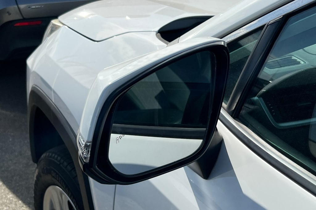 Thumbnail: 2019 Toyota RAV4 - 12