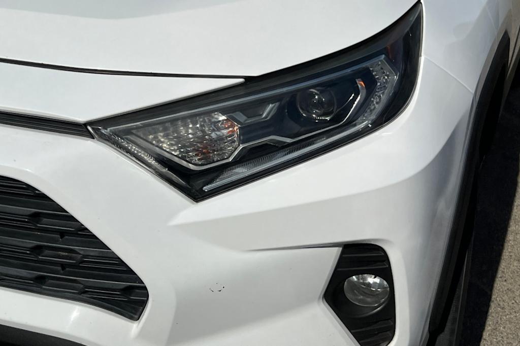 Thumbnail: 2019 Toyota RAV4 - 13