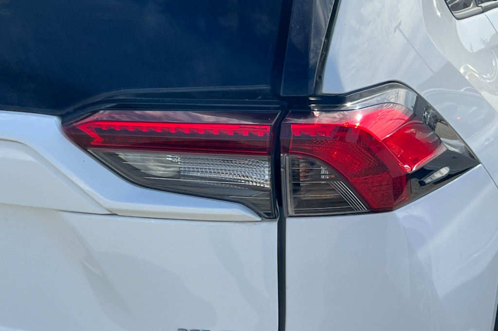 Thumbnail: 2019 Toyota RAV4 - 19