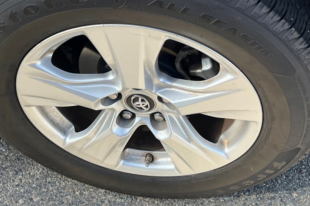 Thumbnail: 2019 Toyota RAV4 - 23
