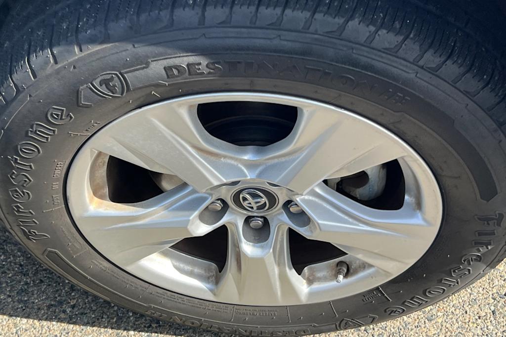 Thumbnail: 2019 Toyota RAV4 - 6
