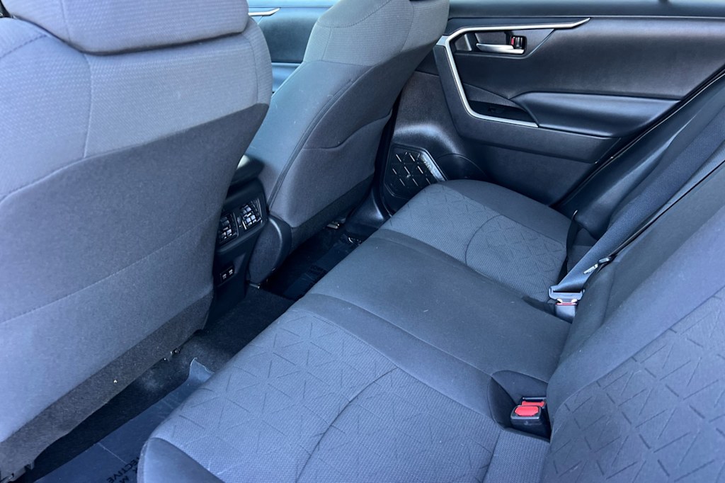 Thumbnail: 2021 Toyota RAV4 - 11