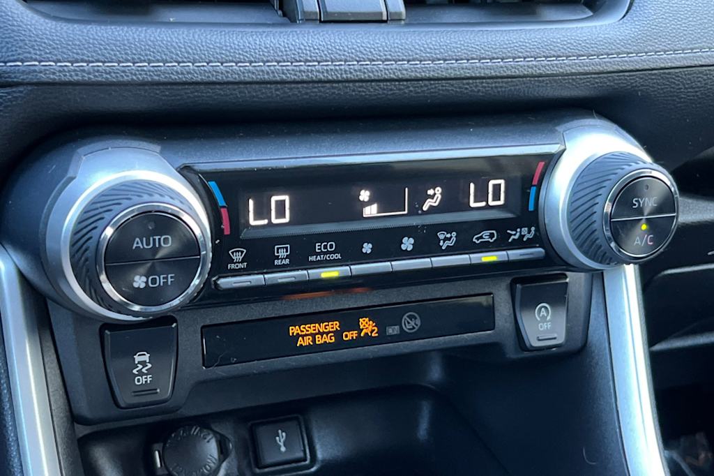 Thumbnail: 2021 Toyota RAV4 - 27