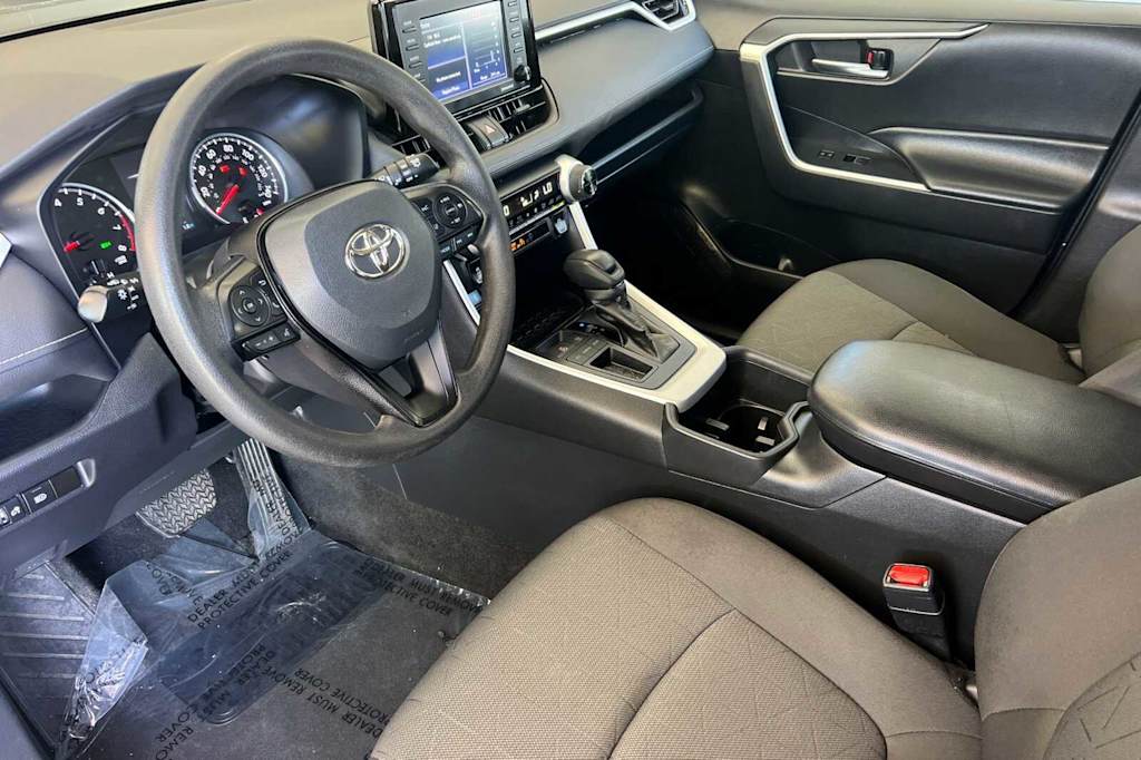 Thumbnail: 2022 Toyota RAV4 - 8