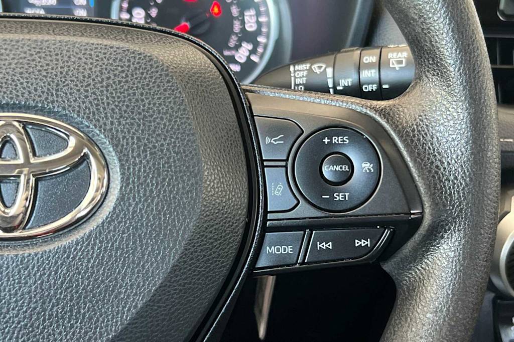 Thumbnail: 2022 Toyota RAV4 - 29