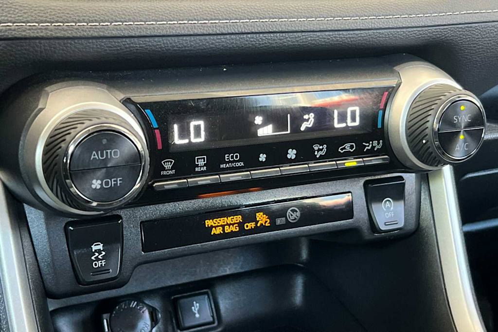 Thumbnail: 2022 Toyota RAV4 - 25