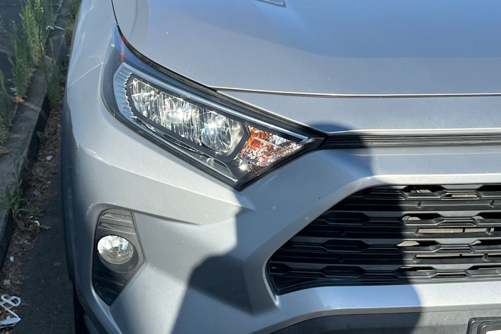 Thumbnail: 2019 Toyota RAV4 - 15