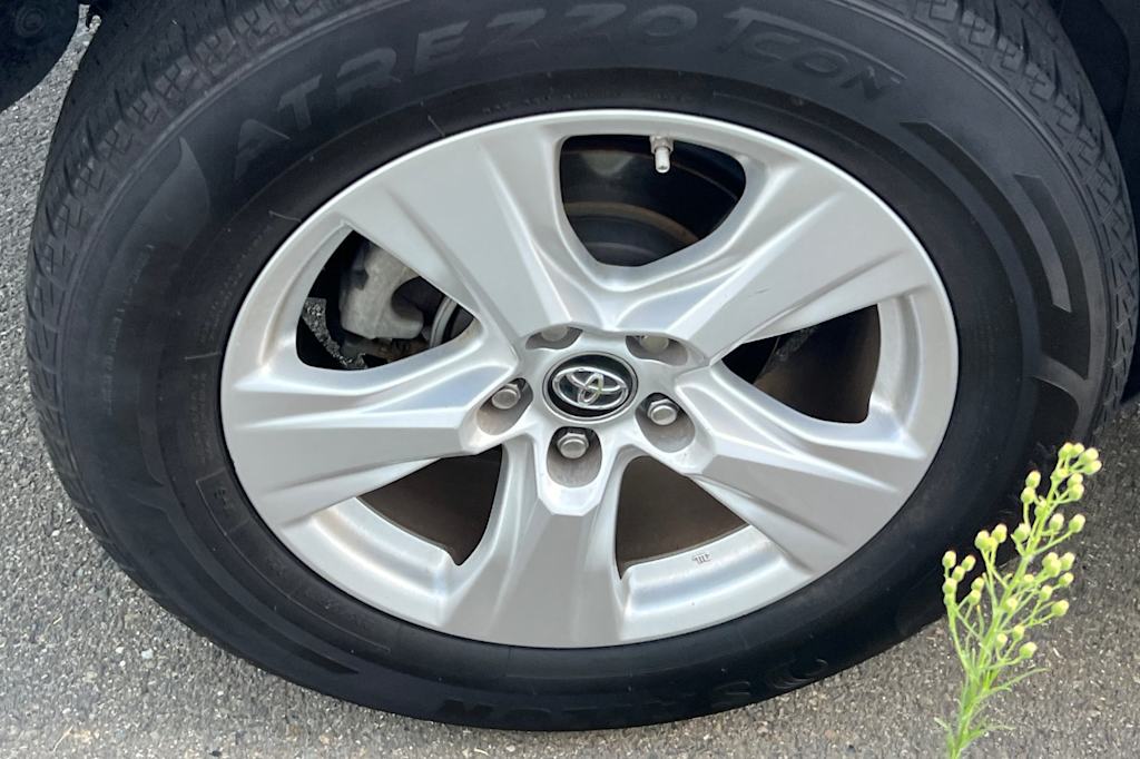 Thumbnail: 2019 Toyota RAV4 - 18