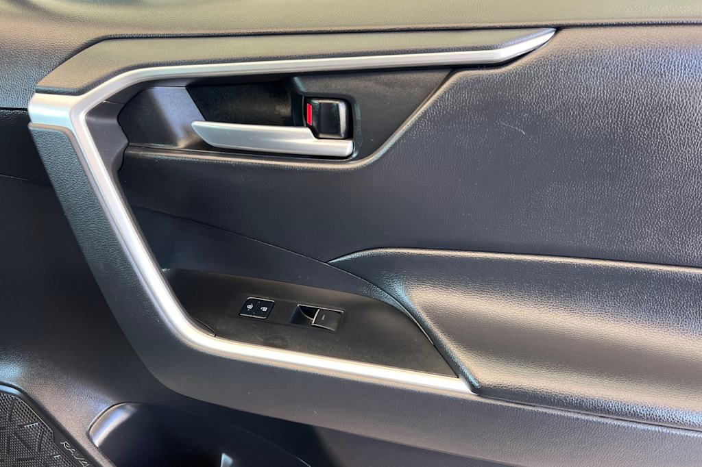 Thumbnail: 2023 Toyota RAV4 - 23