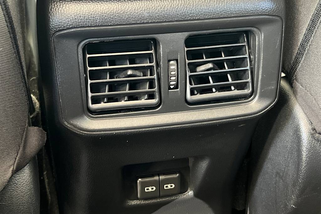 Thumbnail: 2023 Toyota RAV4 - 22