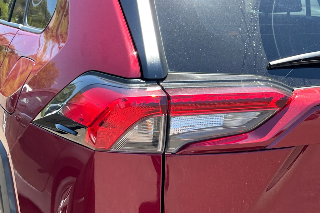 Thumbnail: 2023 Toyota RAV4 - 21