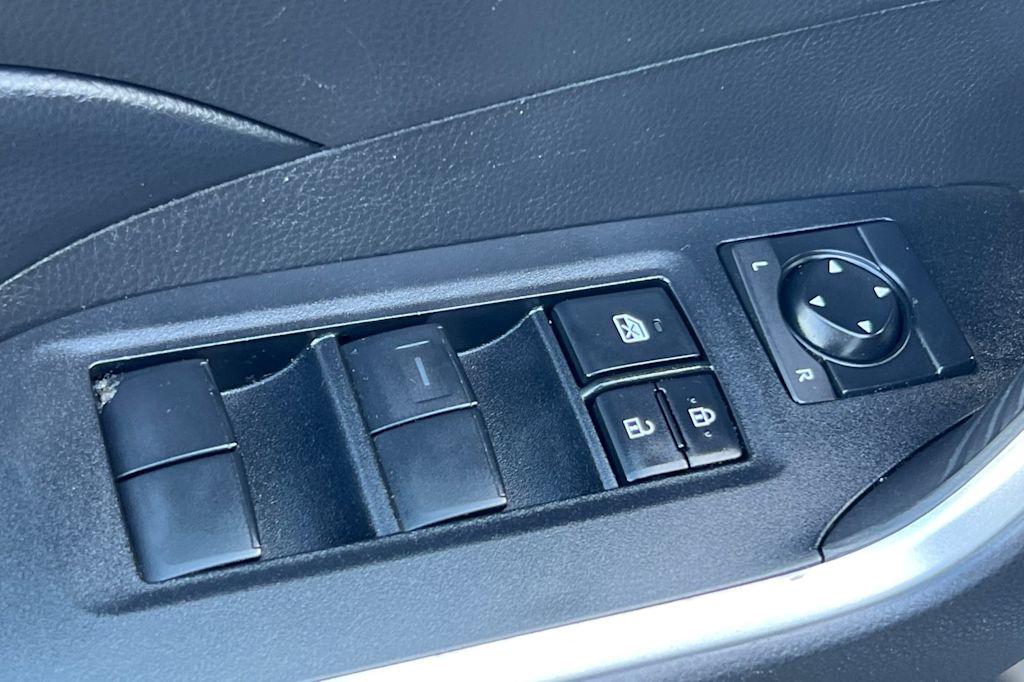 Thumbnail: 2021 Toyota RAV4 - 21