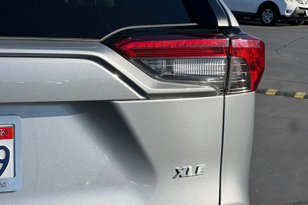 Thumbnail: 2021 Toyota RAV4 - 31