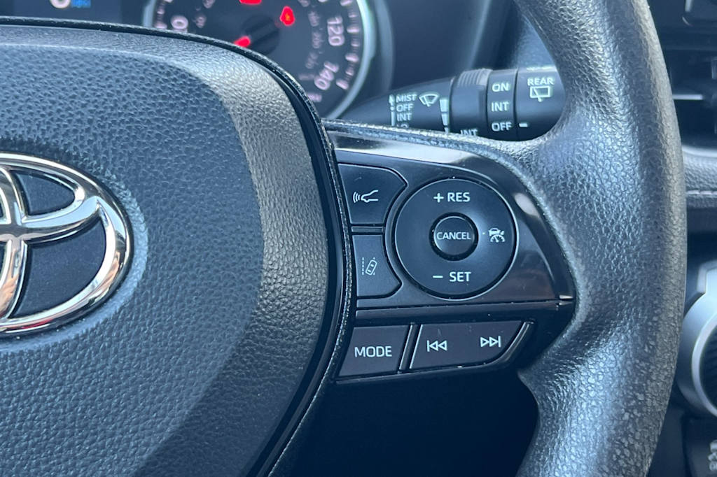 Thumbnail: 2021 Toyota RAV4 - 30