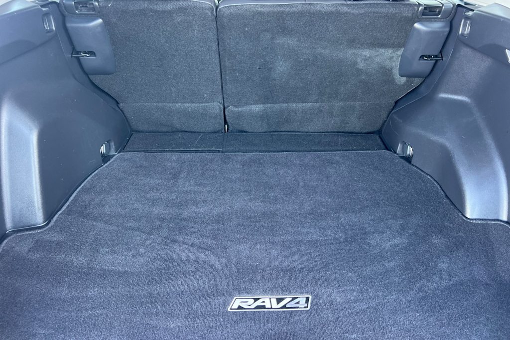 Thumbnail: 2021 Toyota RAV4 - 15