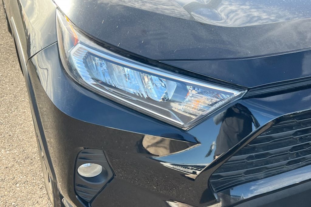 Thumbnail: 2021 Toyota RAV4 - 15