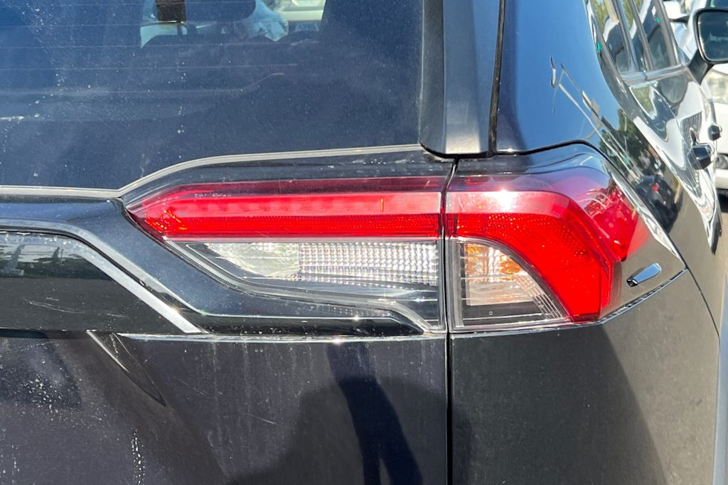 Thumbnail: 2021 Toyota RAV4 - 19