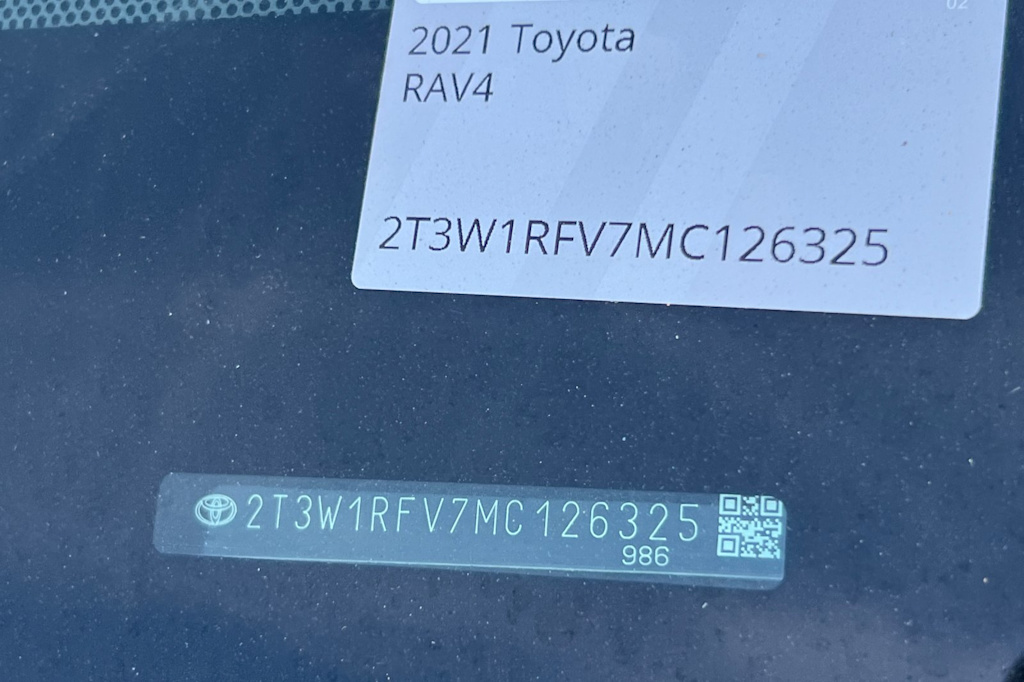 Thumbnail: 2021 Toyota RAV4 - 8