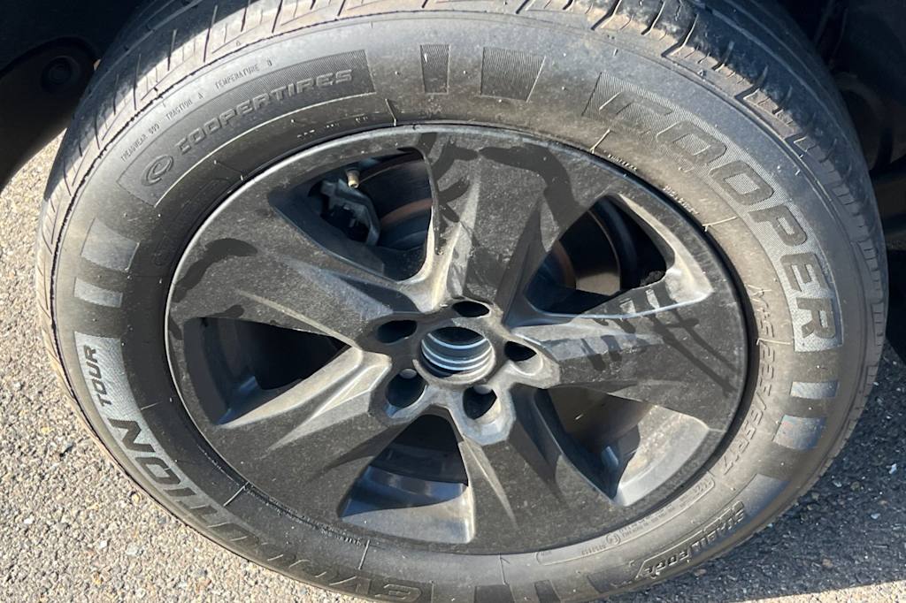 Thumbnail: 2021 Toyota RAV4 - 18