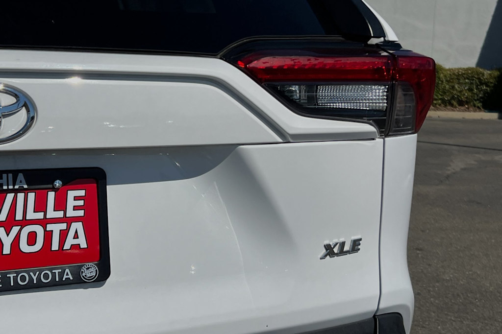 2022 Toyota RAV4 XLE 31