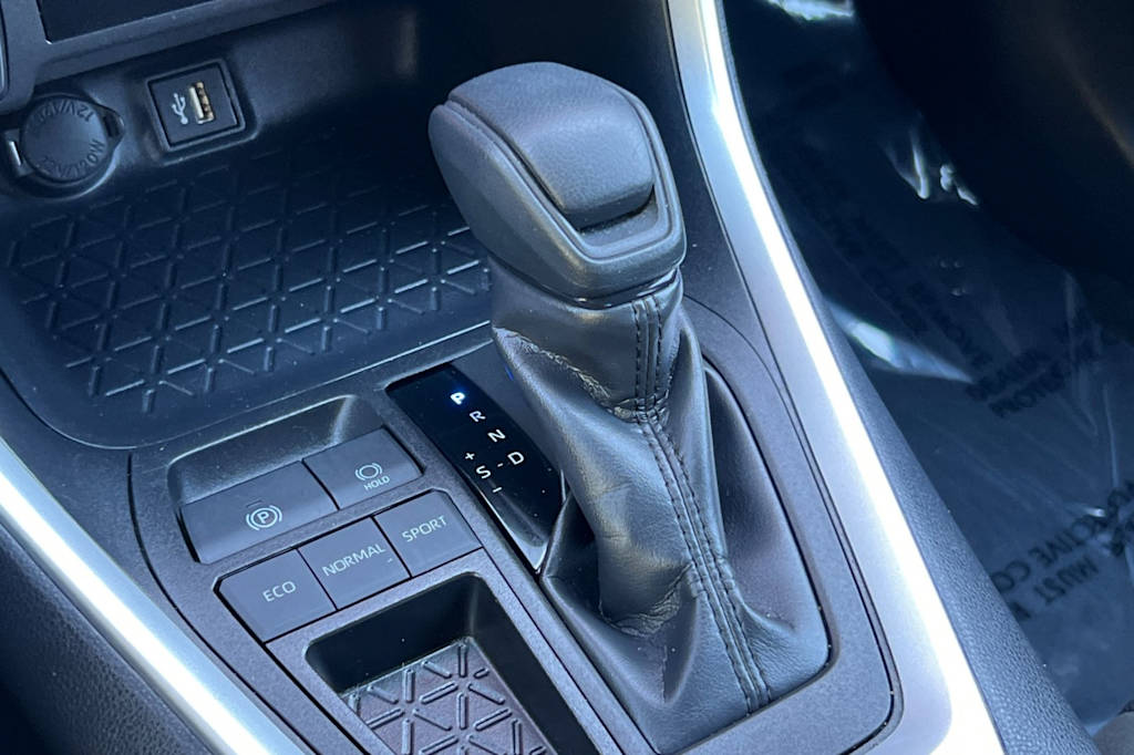 Thumbnail: 2025 Toyota RAV4 - 15