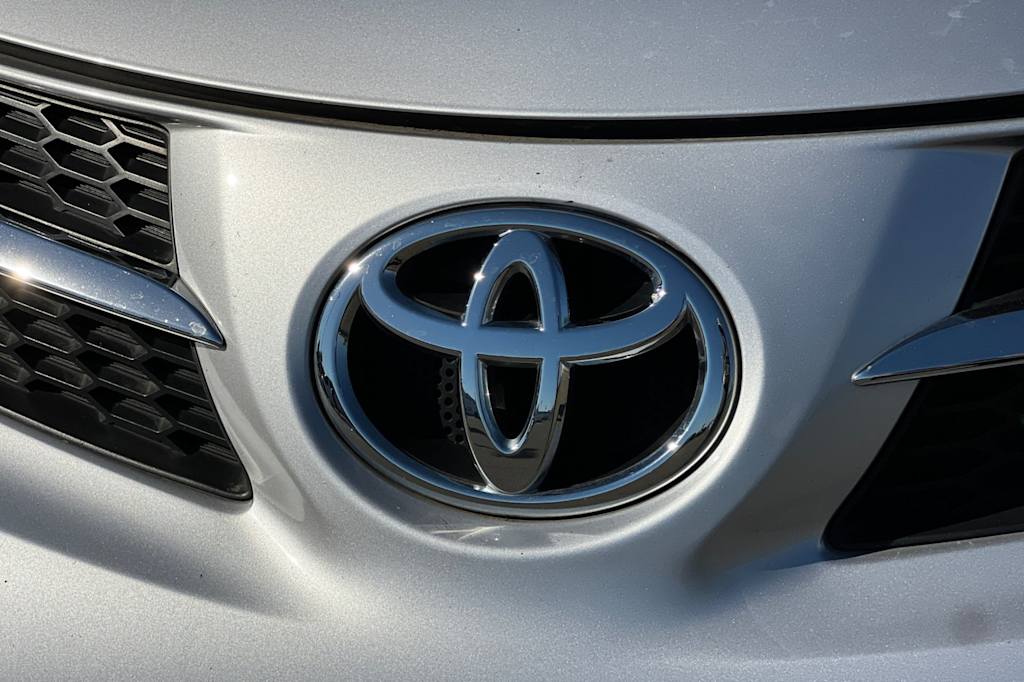 Thumbnail: 2014 Toyota RAV4 - 18