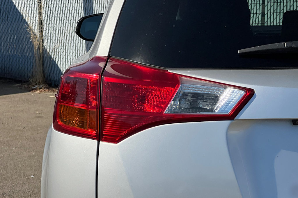 Thumbnail: 2014 Toyota RAV4 - 24