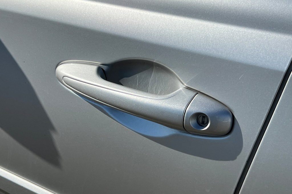 Thumbnail: 2014 Toyota RAV4 - 13