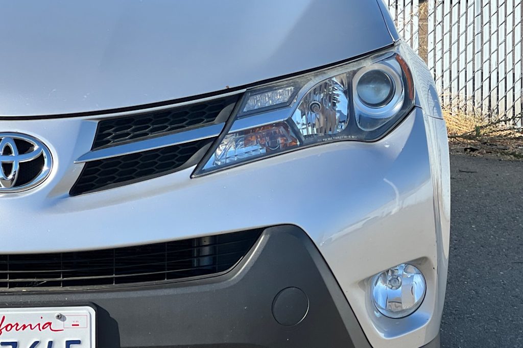 Thumbnail: 2014 Toyota RAV4 - 16