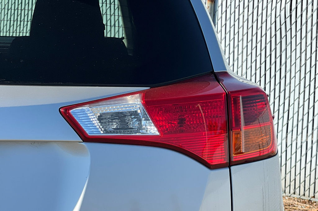 Thumbnail: 2014 Toyota RAV4 - 22