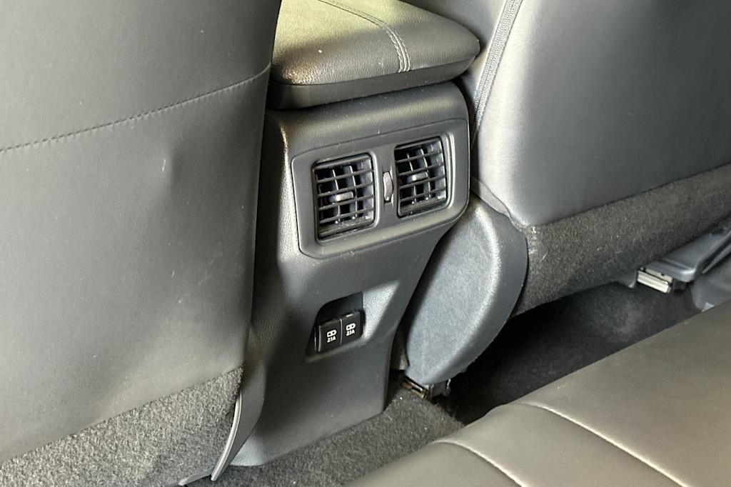 Thumbnail: 2019 Toyota RAV4 - 23