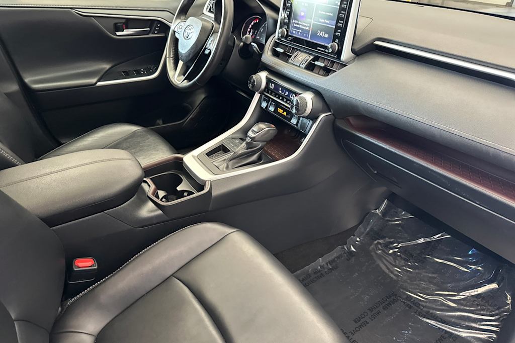 Thumbnail: 2019 Toyota RAV4 - 12