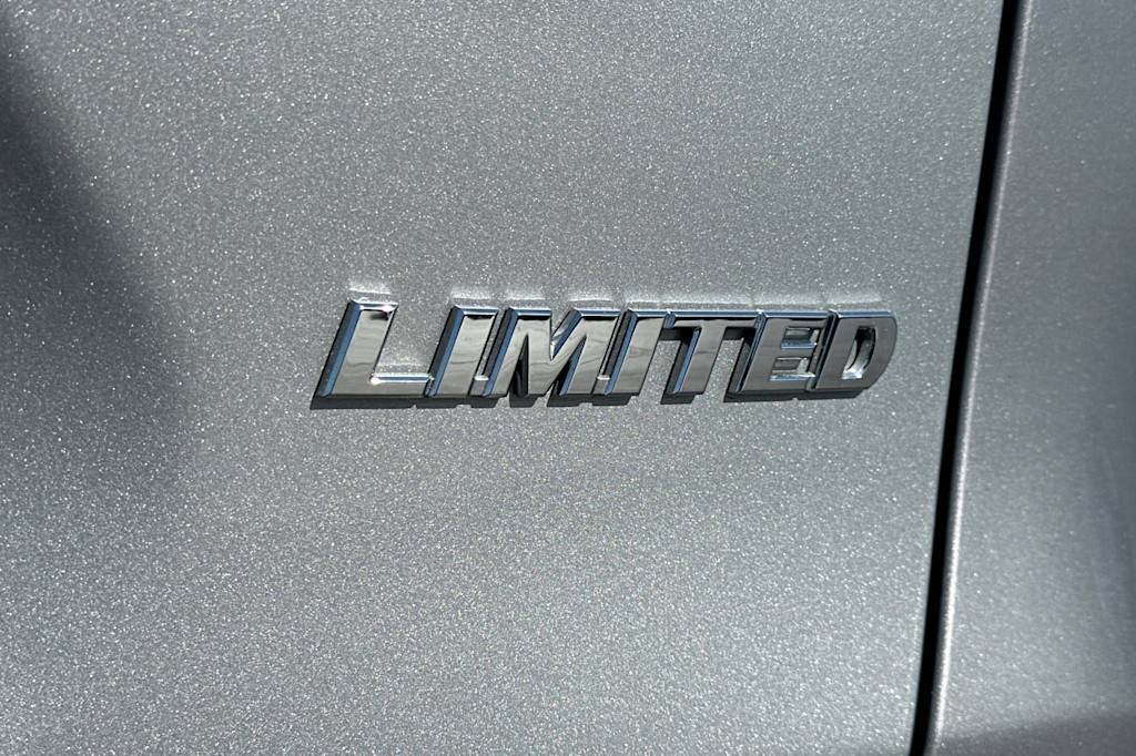 Thumbnail: 2019 Toyota RAV4 - 7