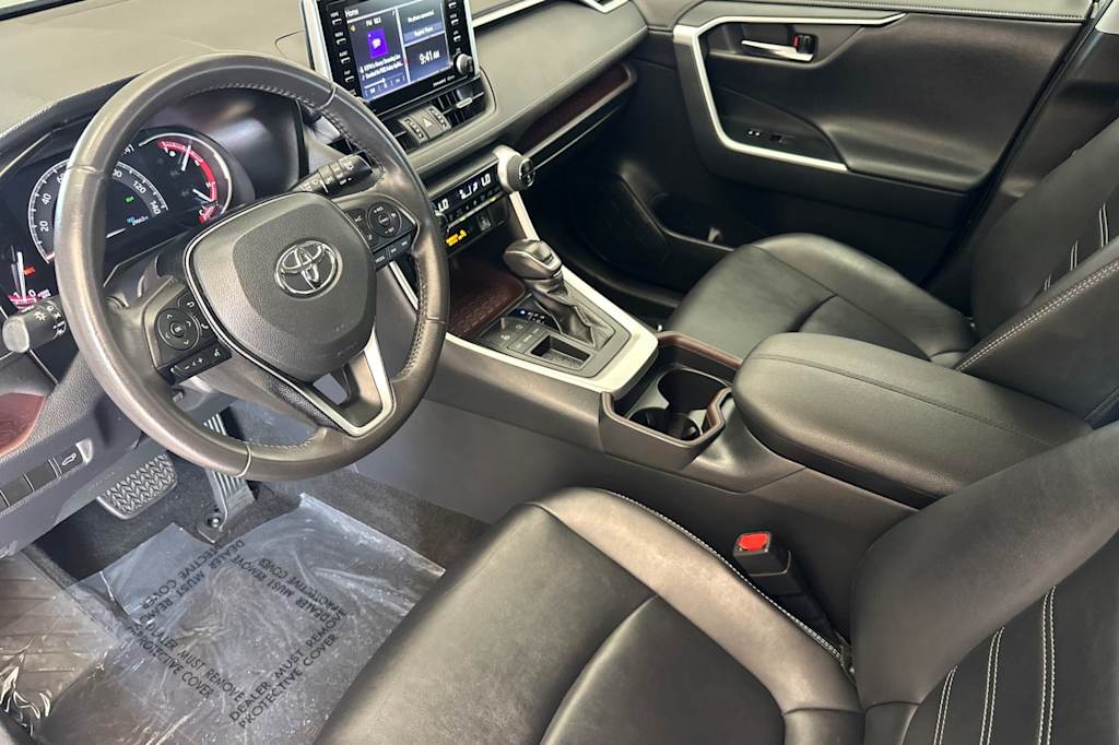 Thumbnail: 2019 Toyota RAV4 - 9