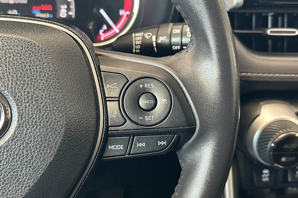 Thumbnail: 2019 Toyota RAV4 - 31