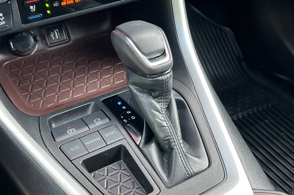 Thumbnail: 2023 Toyota RAV4 - 13