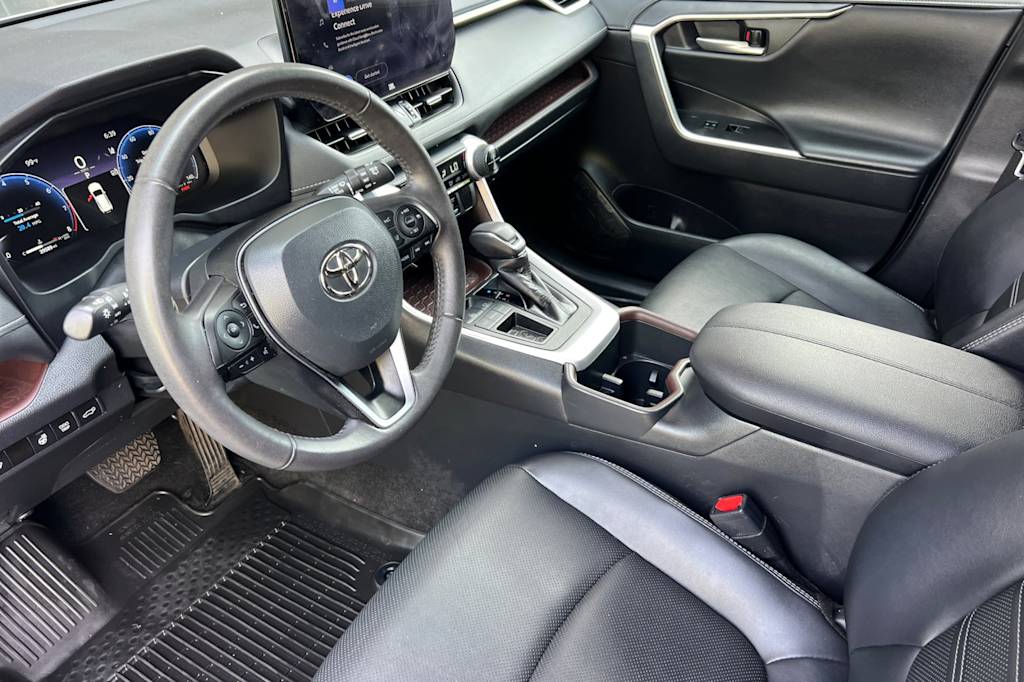 Thumbnail: 2023 Toyota RAV4 - 8
