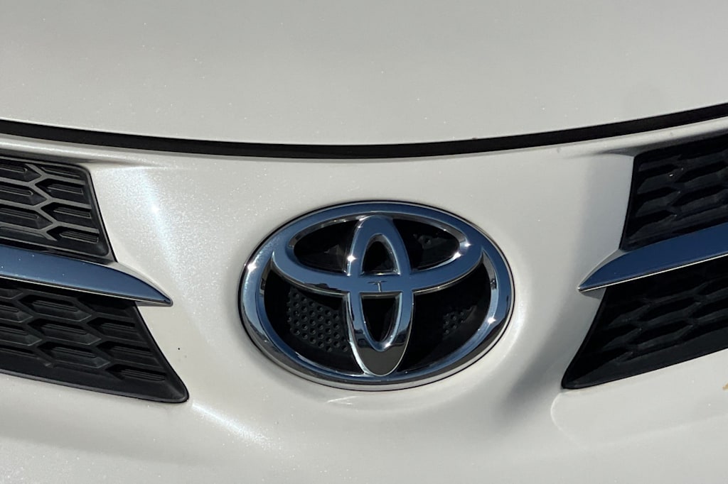 Thumbnail: 2015 Toyota RAV4 - 6
