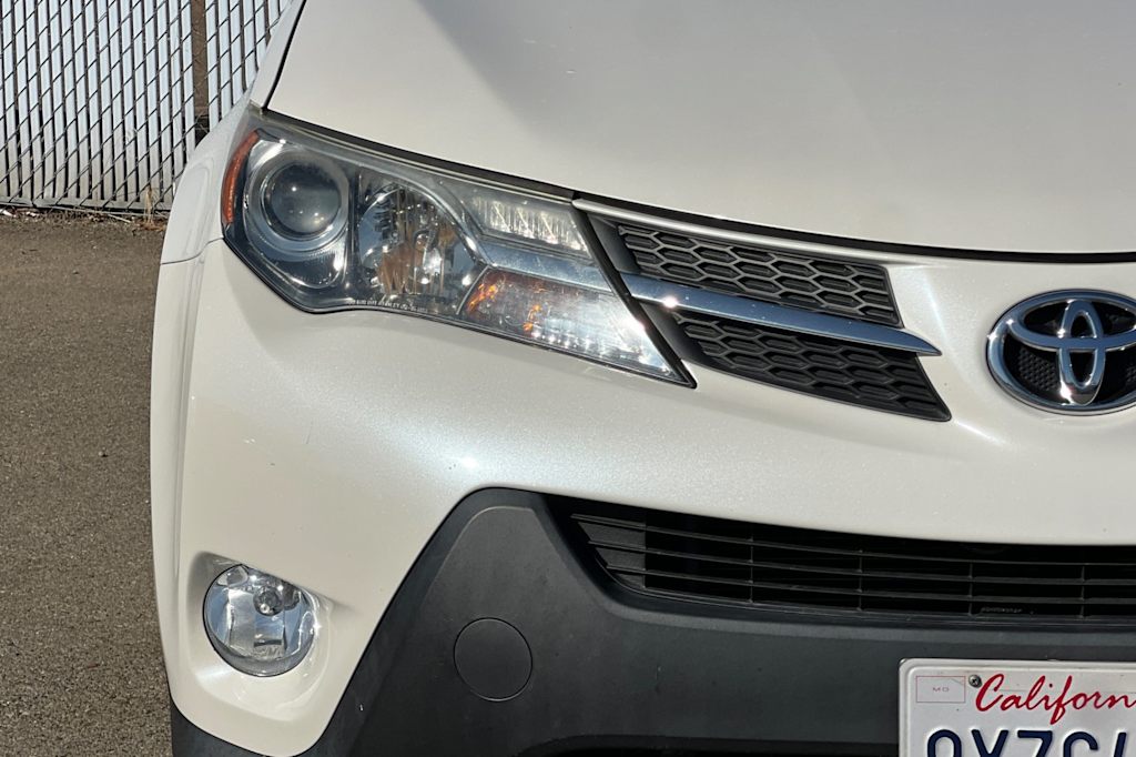 Thumbnail: 2015 Toyota RAV4 - 18