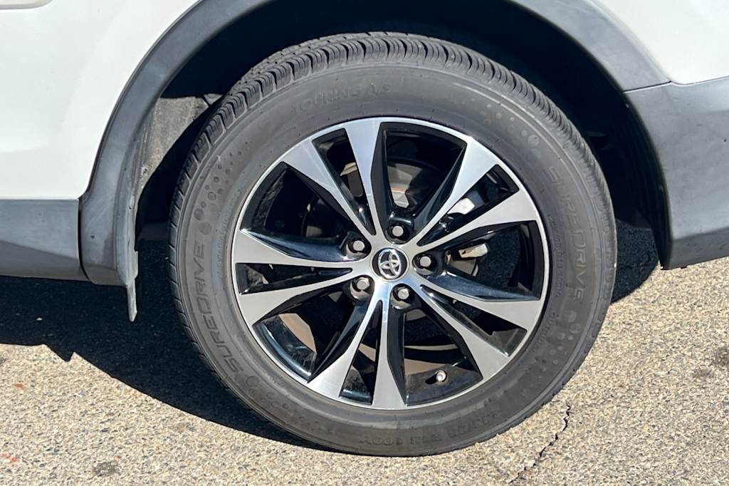 Thumbnail: 2015 Toyota RAV4 - 26